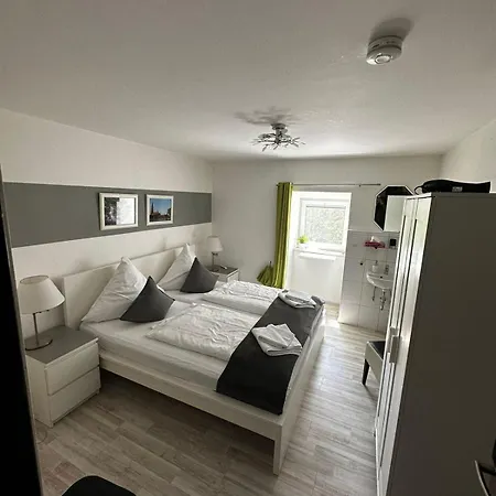 Deutscher Hof Hotel *